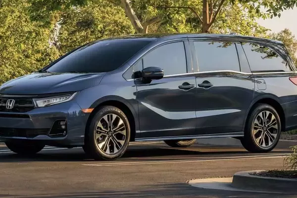 Honda to Extend Production of Key Models Through Decade's End