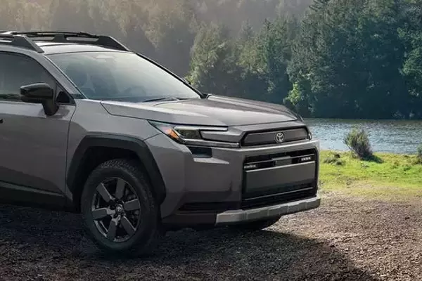 Toyota Considers Compact Pickup Based on RAV4 Platform