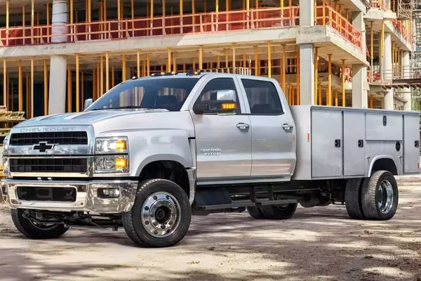 Chevrolet Halts Production of Medium-Duty Silverado Trucks