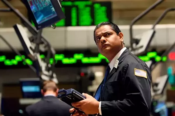 S&P 500's CAPE Ratio Signals Potential Market Downturn