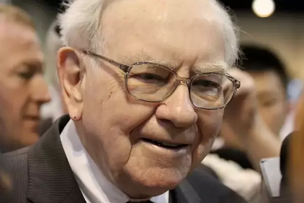 Berkshire Hathaway's Cash Reserves: A Sign of Market Caution or Opportunity?