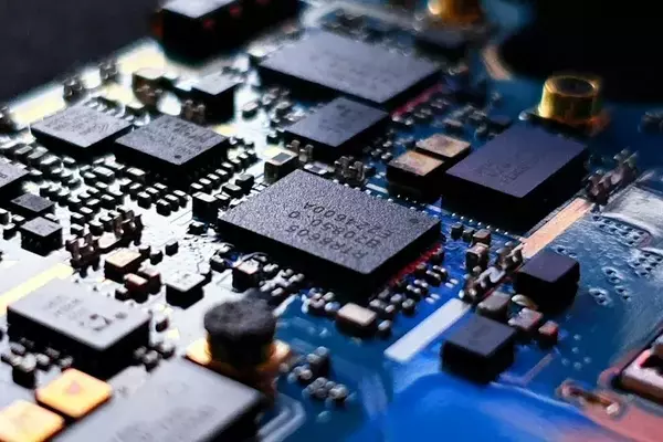 Micron and Anthropic Forge Strategic Alliance for AI Memory Dominance