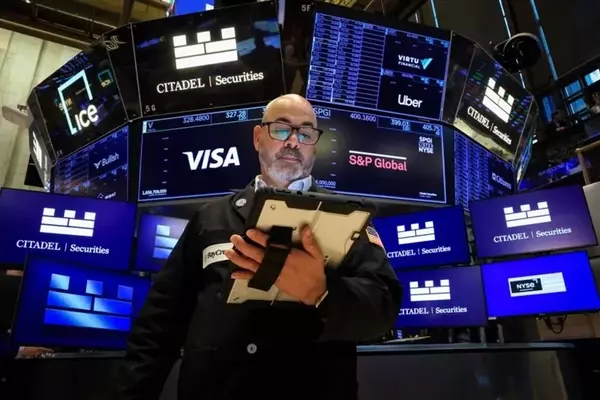 Global Market Reactions to Geopolitical Tensions and Economic Shifts