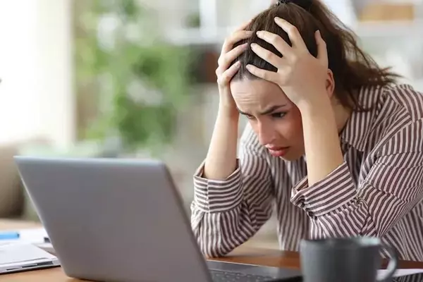 Employee's Predicament: Non-Refundable Trip vs. Return-to-Office Mandate