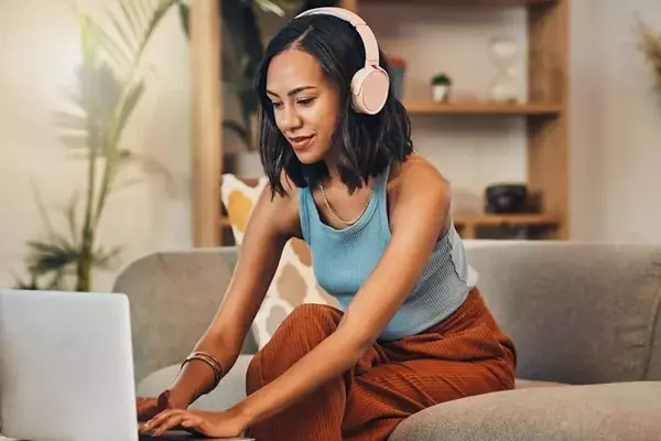 Spotify vs. Netflix: A Divergent Path for Growth Stocks