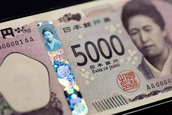 Dollar's Ascent Pushes Yen to 40-Year Low, Testing Japanese Authorities