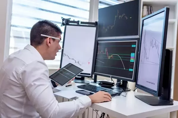 Jim Cramer Questions Extreme Decline in Corning's Stock