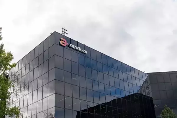 Amdocs: A Resilient Dividend Powerhouse Facing AI Shifts