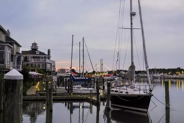 Top US Retirement Havens for Boating Enthusiasts