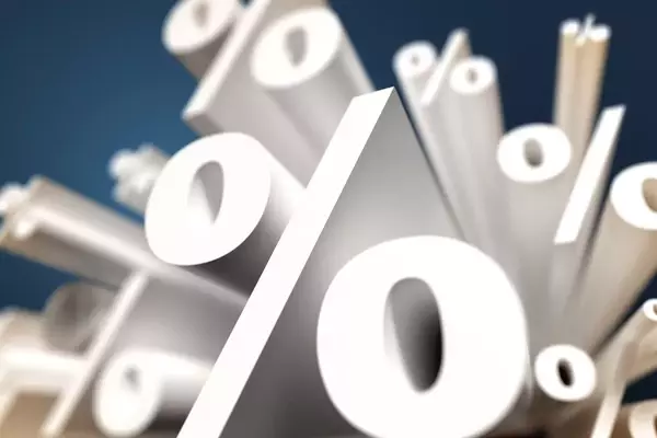 Central Banks' Monetary Policy: Navigating Divergent Market Expectations and Inflationary Pressures