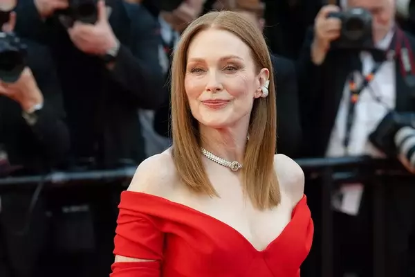 Julianne Moore Returns to Stage in Sarah Ruhl's "Faydra"