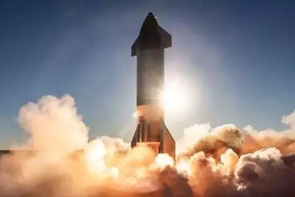 Market Trends: Dow Jones Declines Amidst Oil Price Surge, SpaceX Shows Resilience