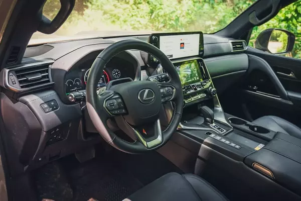 2026 Lexus LX700h Overtrail: A Luxurious Off-Road Hybrid SUV
