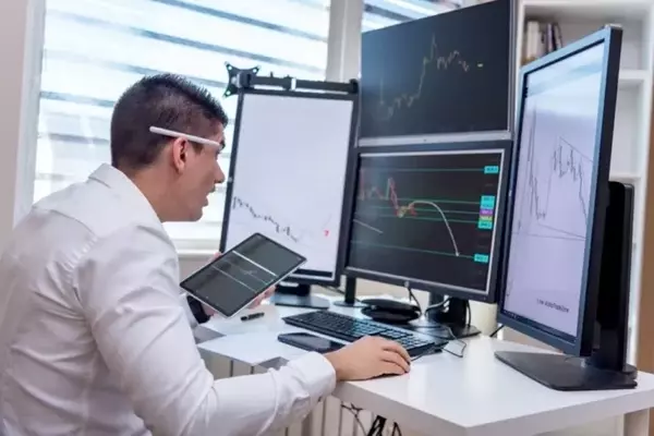 Navigating Apple's Future: Growth Opportunities Amidst Market Concerns