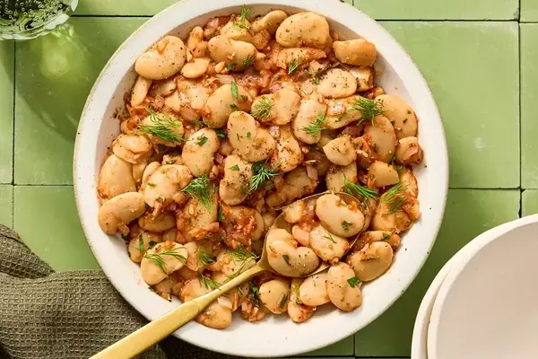 Greek Butter Bean Salad with Tomatoes, Dill, and Oregano: A Quick and Flavorful Delight