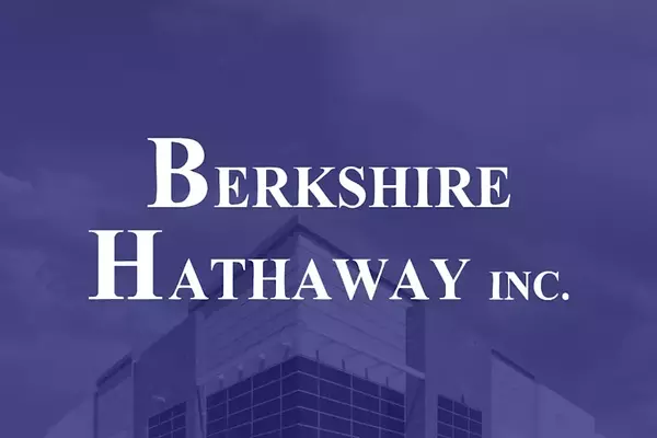 Berkshire Hathaway's Strategic Cash Deployment Under New Leadership