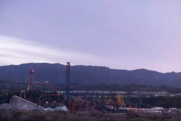Six Flags Faces Financial Headwinds Despite Operational Gains