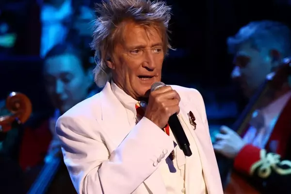 Rod Stewart Postpones Farewell Tour Dates Following Heart Procedure