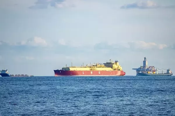 Golar LNG Secures $2.5 Billion Deal for Fourth Floating LNG Vessel