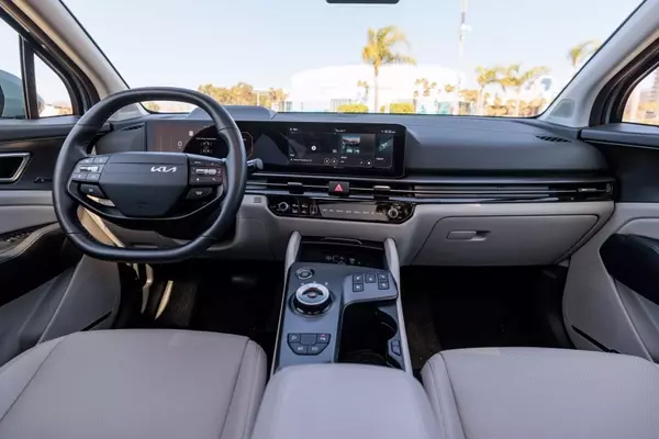 Inside the 2026 Kia Sportage Hybrid: A Look at the Updated Interior