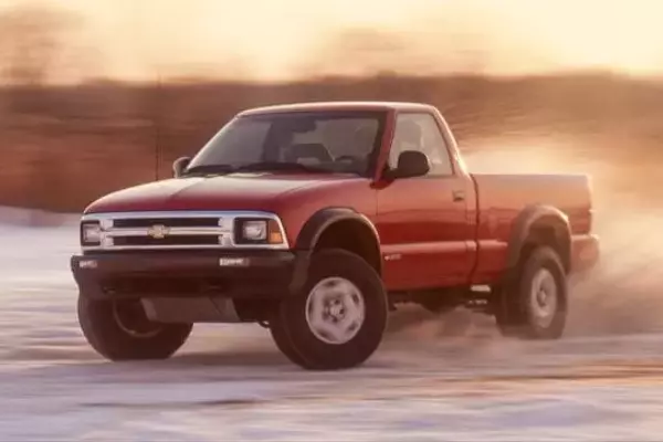 The Dominance of the 1994 Chevrolet S-10 ZR2 Off-Road Package