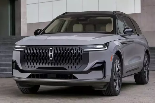 2027 Lincoln Nautilus Hybrid: A Sanctuary on Wheels