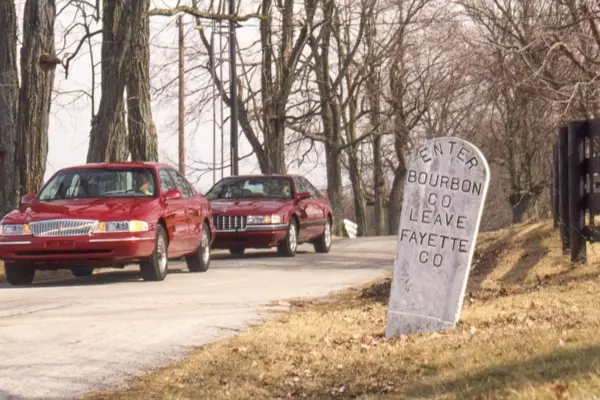 1995 Luxury Sedan Showdown: Cadillac SLS vs. Lincoln Continental