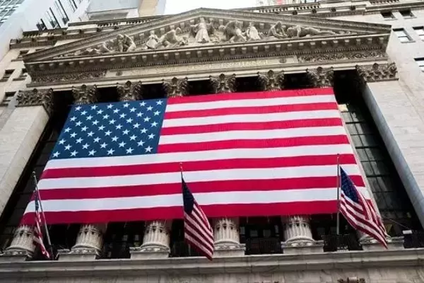 Technology Stocks Show Mixed Trends in Early Trading