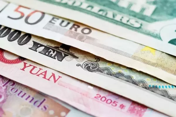 Global Economic Outlook: Fed Policy, Currency Trends, and Trade Dynamics