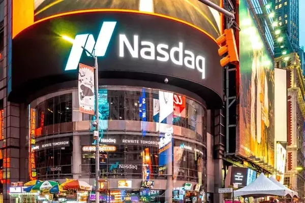 Wall Street Navigates Market Flux Amid AI Surge and Geopolitical Tensions