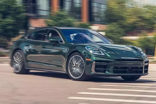 2027 Porsche Panamera Turbo E-Hybrid / Turbo S E-Hybrid: A Dual-Nature Luxury Performance Sedan