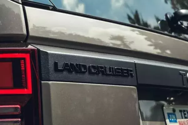First Look: The 2026 Toyota Land Cruiser Hybrid Reinvents an Icon