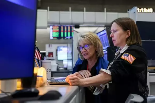 Global Market Downturn: Tech Stocks Decline Amid Rising Borrowing Costs and Geopolitical Tensions