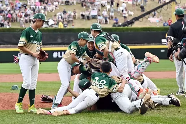 ESPN to Introduce 'Alumni Cast' for MLB Little League Classic Broadcast