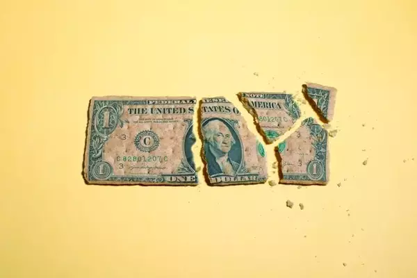 Bitcoin's Bullish Turn: Macro Shifts and Regulatory Clarity Drive New Cycle