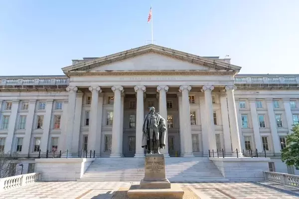 Treasury Bond Dynamics and Global Currency Movements