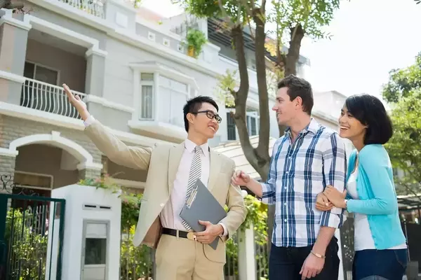 Real Estate Agent Commissions: Who Pays the Fee?
