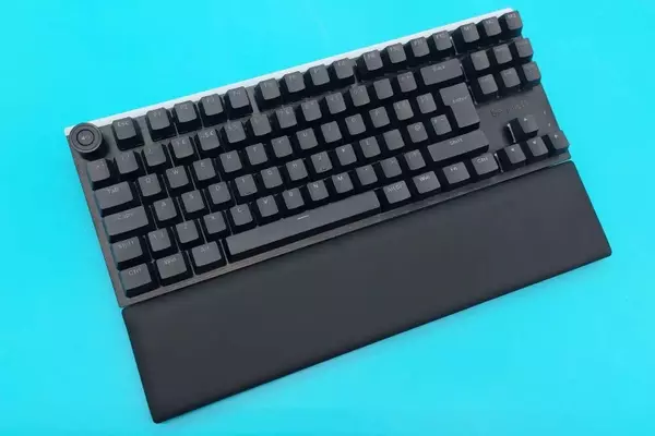 Be Quiet! Light Mount TKL: A Quiet Contender in Gaming Keyboards