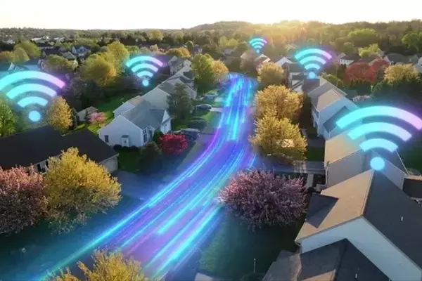 Comcast's Strategic Balancing Act: Navigating Traditional Challenges with Growth in New Frontiers