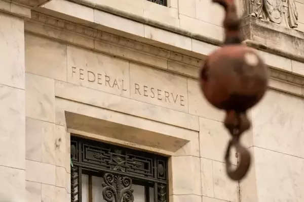 Fed Official Urges Swift Rate Hike Amid Stubborn Inflation