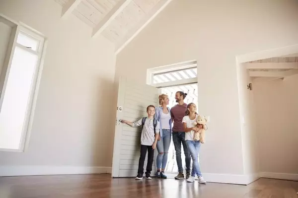Understanding Open Houses: Definition, Operation, Pros, and Cons