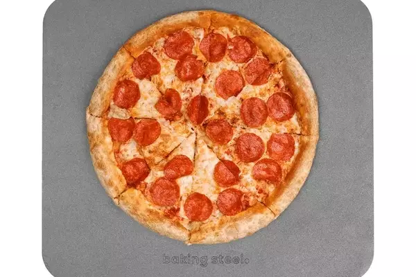 The Ultimate Guide to Achieving Perfect Pizza Crusts: Choosing Between Pizza Stones and Steels