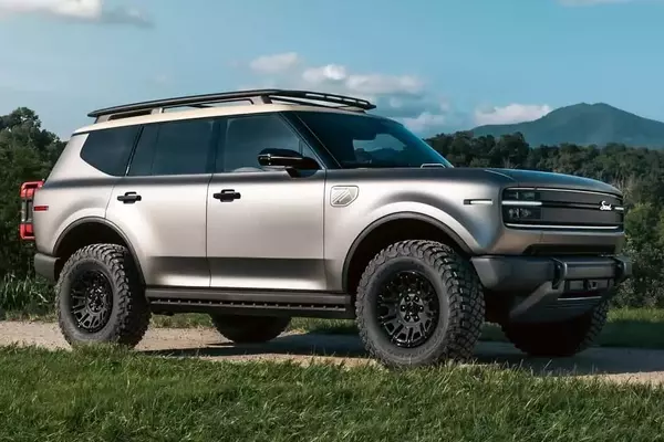Scout Traveler Concepts: Bridging Luxury and Ruggedness in New SUV Designs