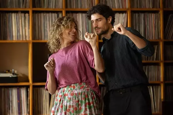 Review: Nanni Moretti's 'It Will Happen Tonight' Explores Enduring Romance with Humor and Melodrama