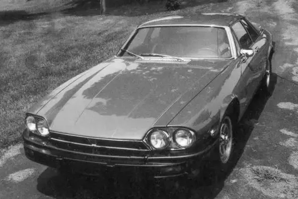 A Glimpse into the Luxury of the 1976 Jaguar XJ-S