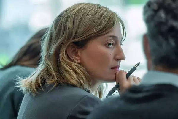 Review: ‘A Good Little Soldier’ Unpacks the Pressures of Corporate Life