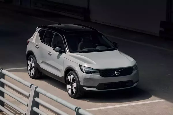 Unveiling the Refreshed 2028 Volvo XC40: A Design and Performance Evolution