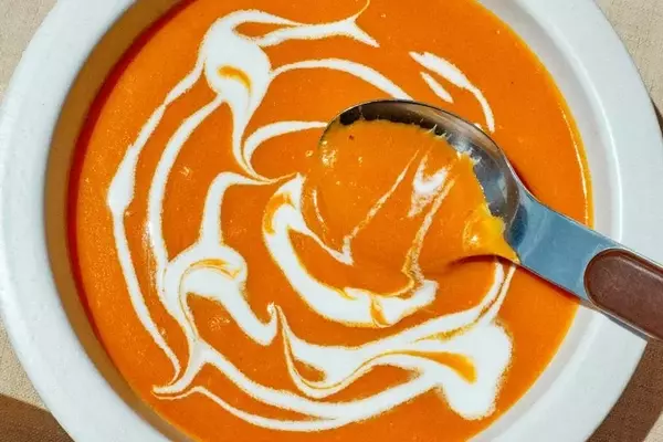 Effortless Autumn Comfort: The 3-Ingredient Curry Pumpkin Soup