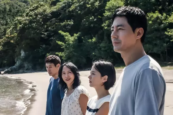 Netflix Expands Lee Chang-dong's Film Collection and Promotes 'Possible Love' for Awards Season
