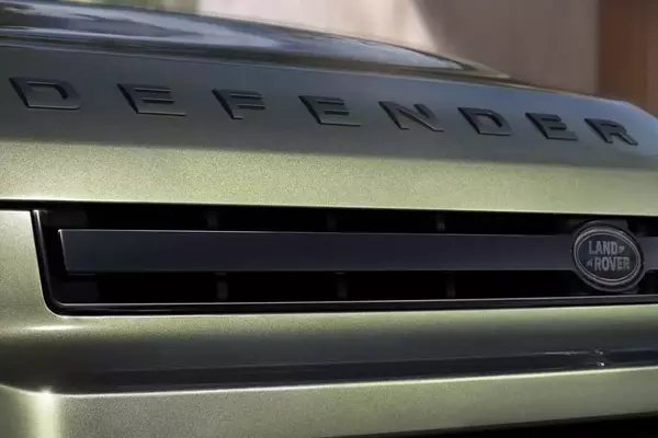 Jaguar Land Rover and Stellantis Collaborate on US-Built Defender Pickup
